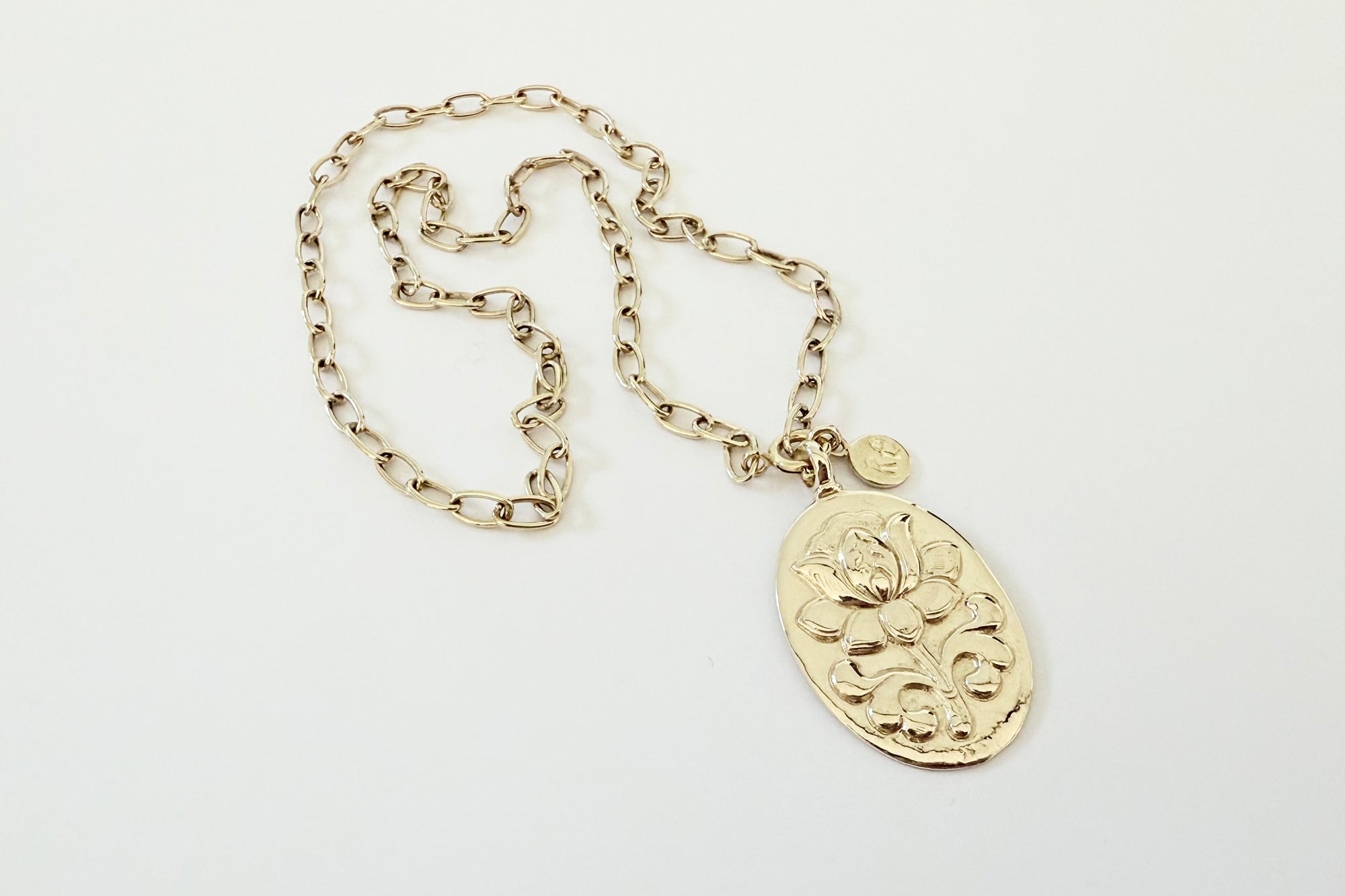 REJANE ROSENBERGER DESIGN Unikatkette "Lotus" oval