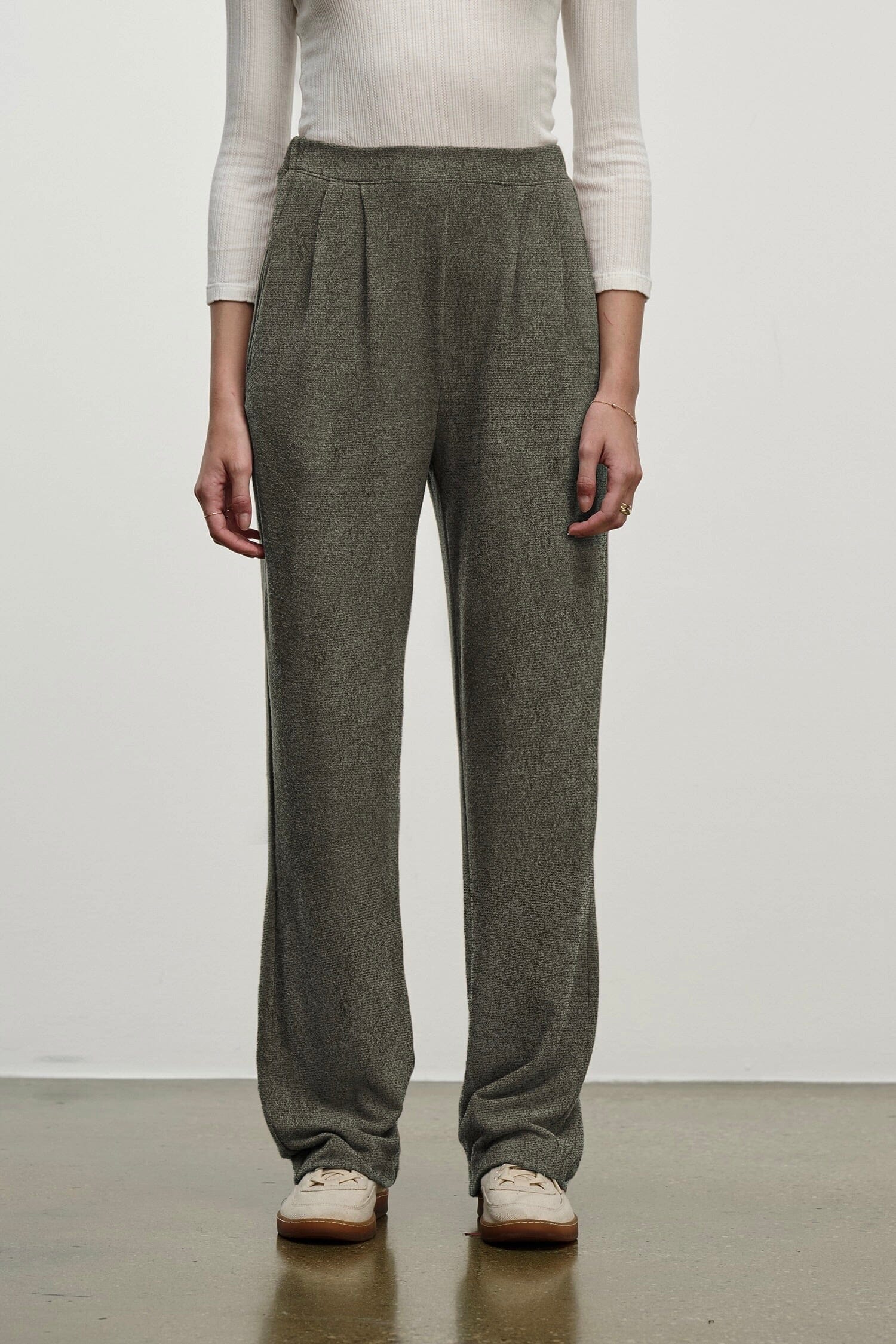VELVET by Jenny Graham Joggerpants "ELIYA" army