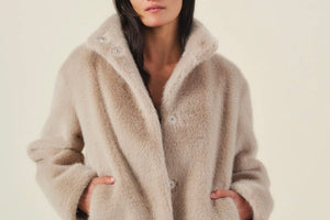 VELVET by Graham and Spencer  Fake Fur Jacke "Sheena" sand