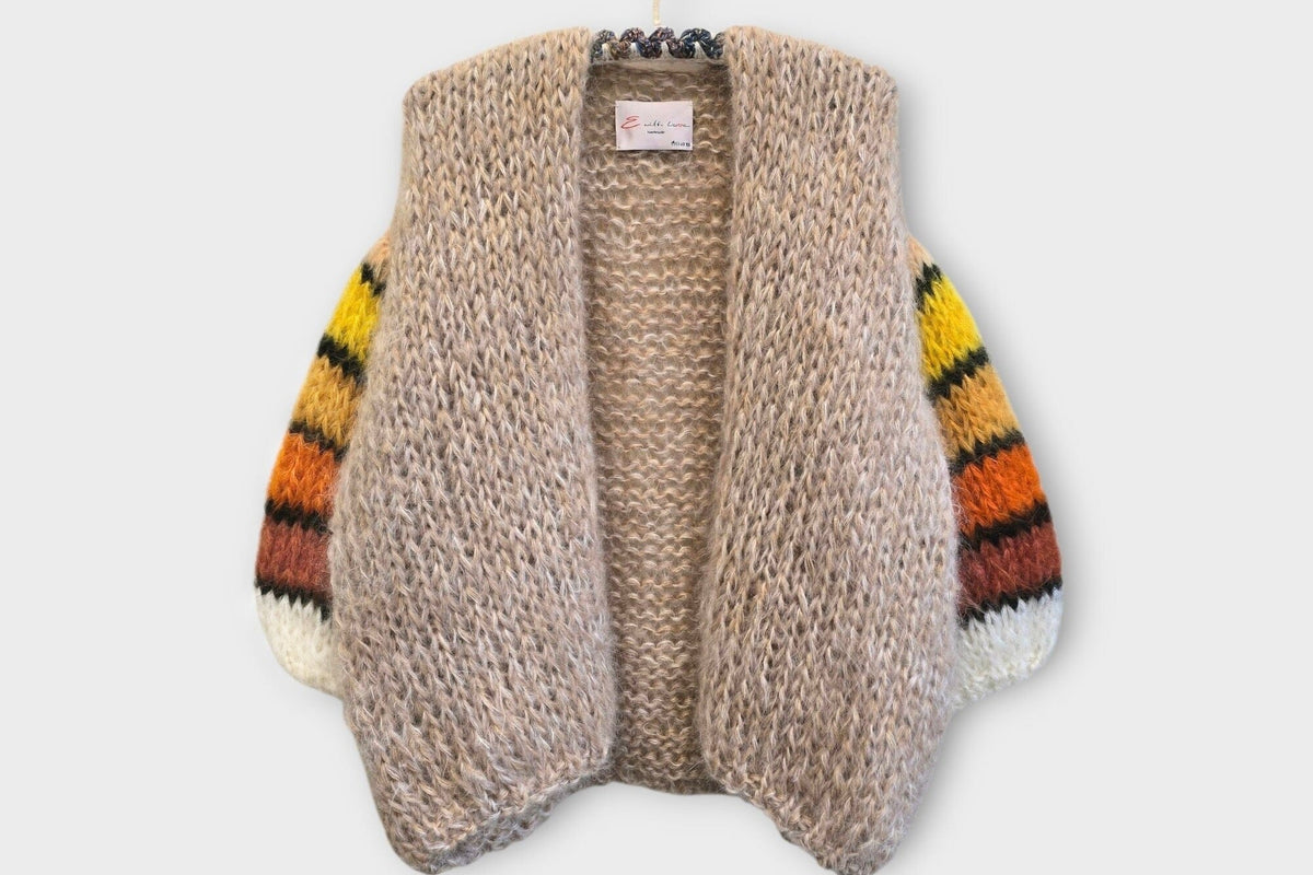 E WITH LOVE Handknit Jacke "SLEEVE" sand