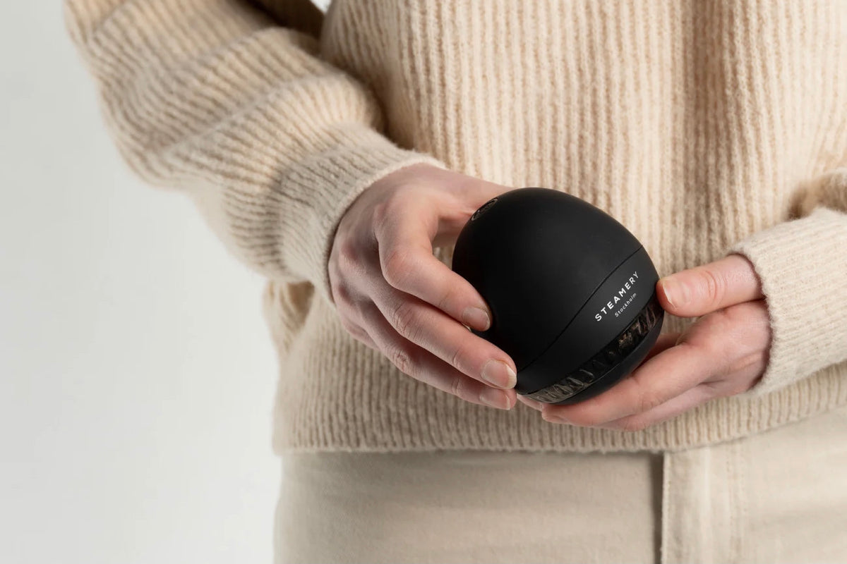 PILO 1 Fabric Shaver black by STEAMERY STOCKHOLM