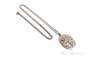 REJANE ROSENBERGER DESIGN silver necklace "Lotus" oval